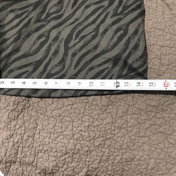 Evolution and creation camo sports bra without pads size M.      A266￼ - Picture 6 of 7